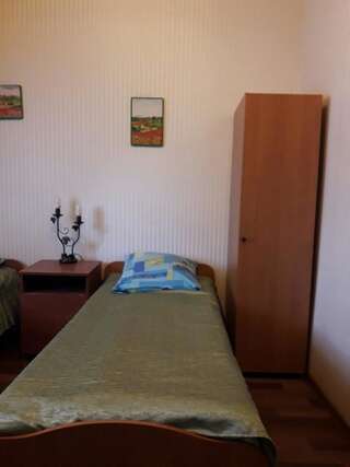 Мини-отель Rugilona Ружаны Двухместный номер с 2 отдельными кроватями и общей ванной комнатой-1